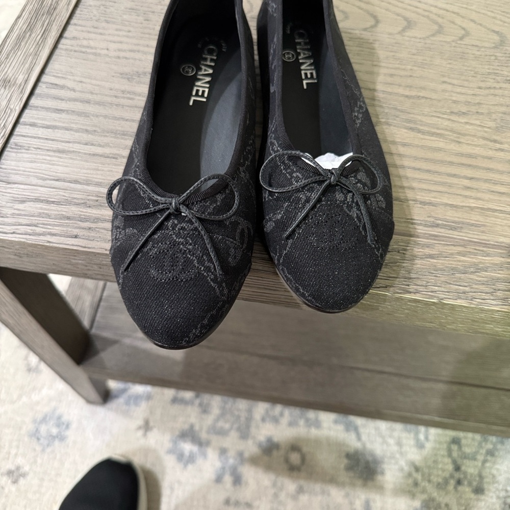 CHANEL style black denim flats - Picture 2 of 4